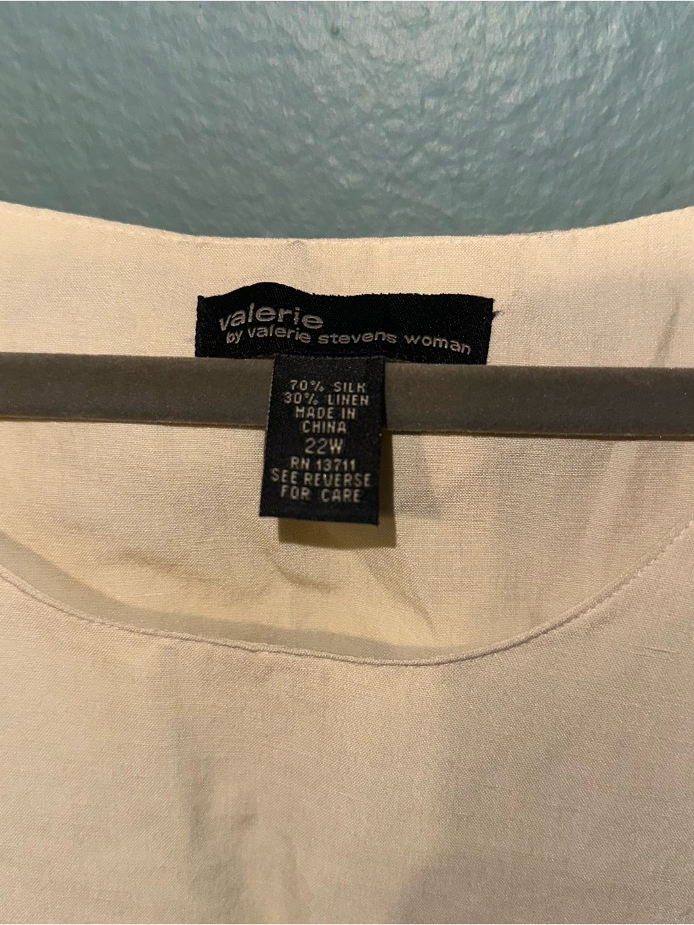 Linen silk blend cream top - Picture 2 of 4